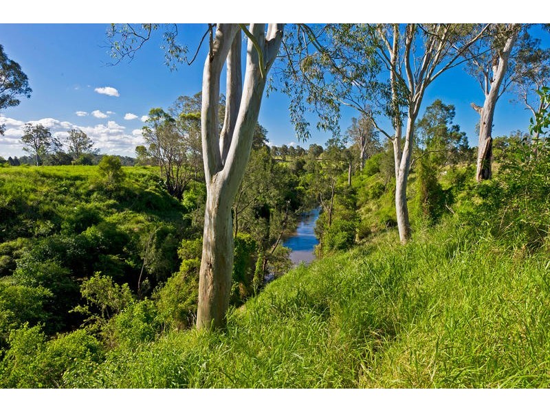 2 Larch rd, Tamborine QLD 4270