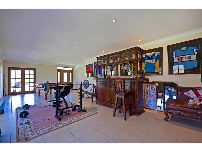 2 Larch rd, Tamborine QLD 4270