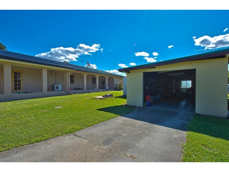 2 Larch rd, Tamborine QLD 4270