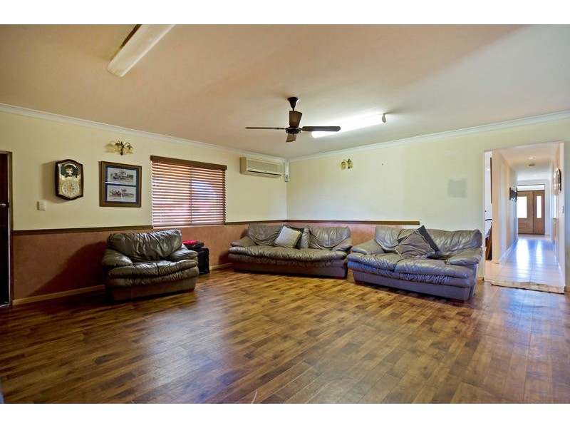 2 Larch rd, Tamborine QLD 4270