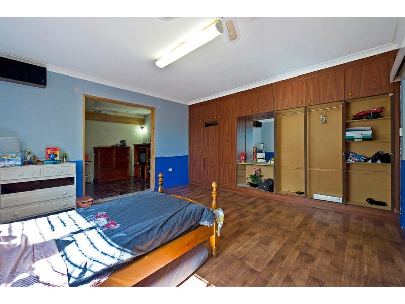 2 Larch rd, Tamborine QLD 4270