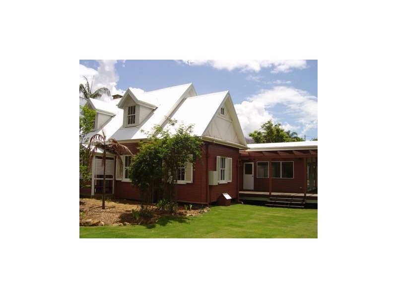 18 Central Ave, Eagle Heights QLD 4271