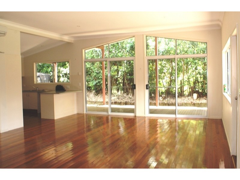 18 Central Ave, Eagle Heights QLD 4271