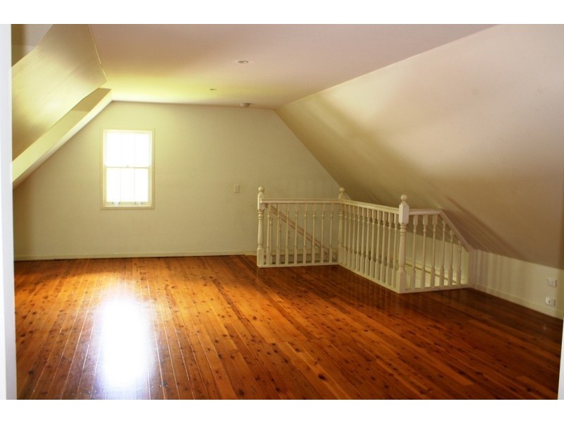 18 Central Ave, Eagle Heights QLD 4271