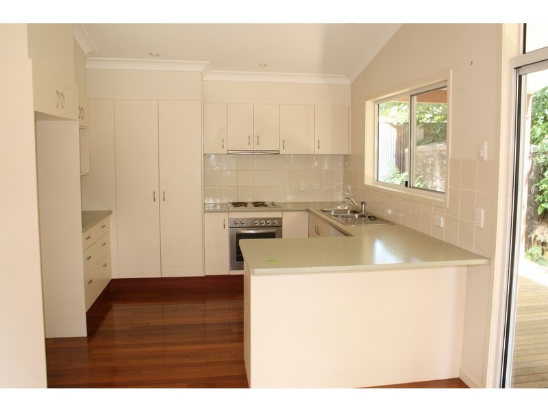 18 Central Ave, Eagle Heights QLD 4271