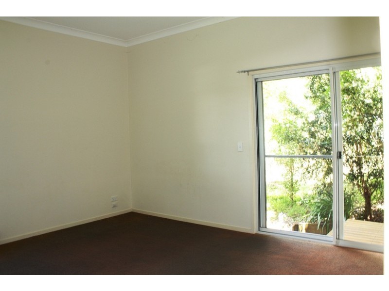 18 Central Ave, Eagle Heights QLD 4271