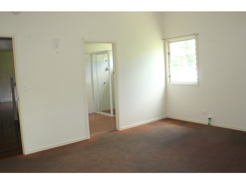 18 Central Ave, Eagle Heights QLD 4271