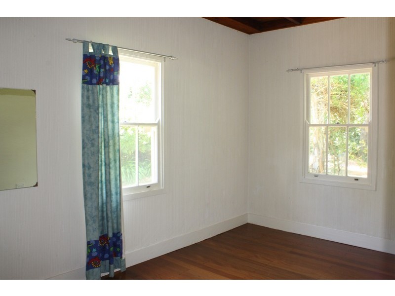 18 Central Ave, Eagle Heights QLD 4271