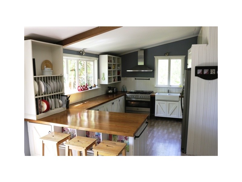 2090 Tamborine Mountain Rd, Tamborine Mountain QLD 4272