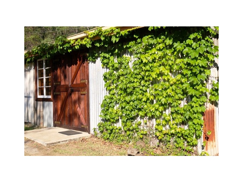 2090 Tamborine Mountain Rd, Tamborine Mountain QLD 4272