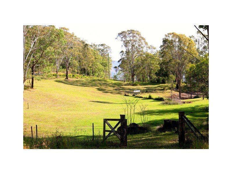 2090 Tamborine Mountain Rd, Tamborine Mountain QLD 4272