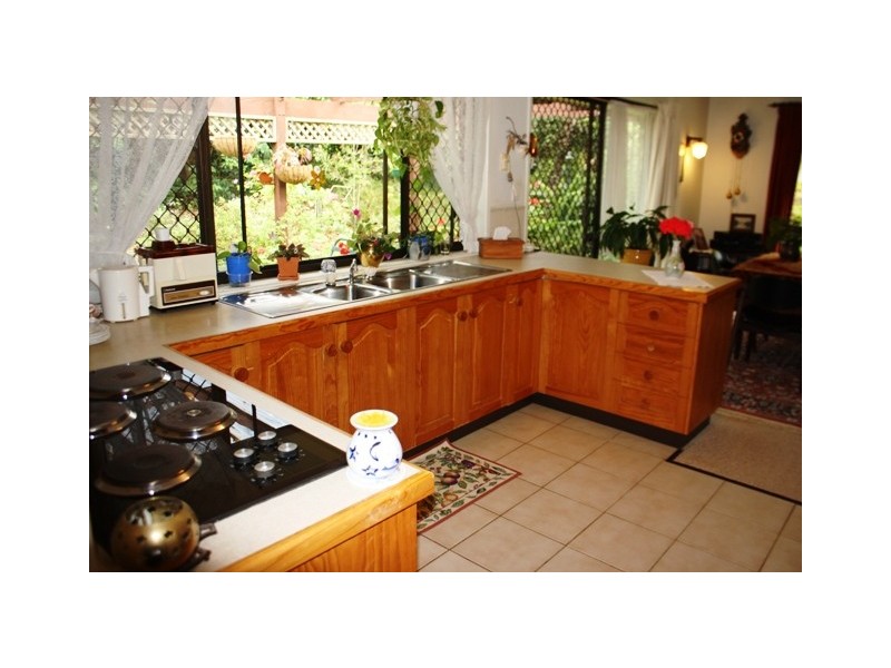 5 Sierra Drive, North Tamborine QLD 4272