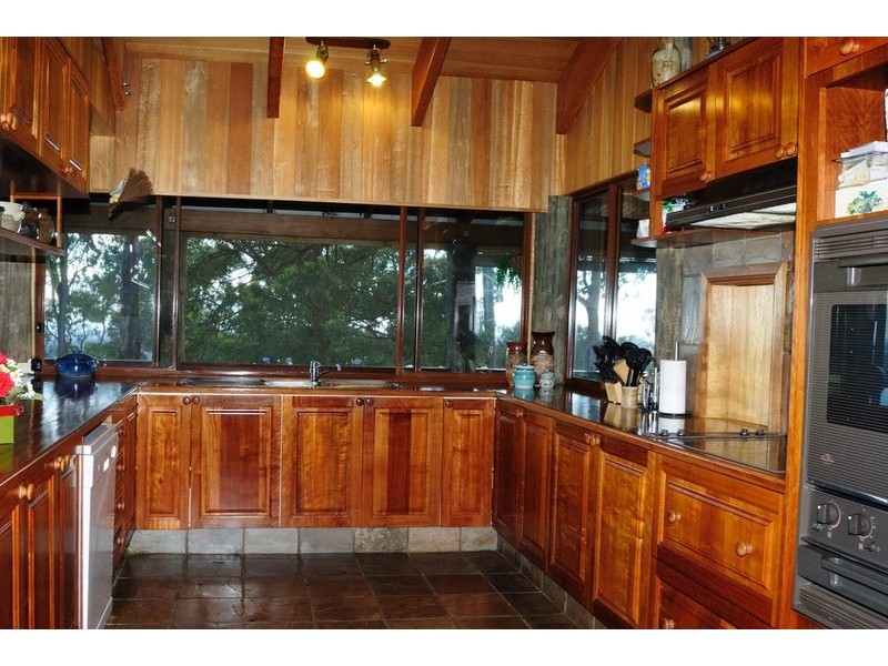 9 Celebes Crt, Tamborine Mountain QLD 4272