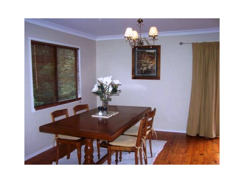 17 Stradbroke Av, Eagle Heights QLD 4271