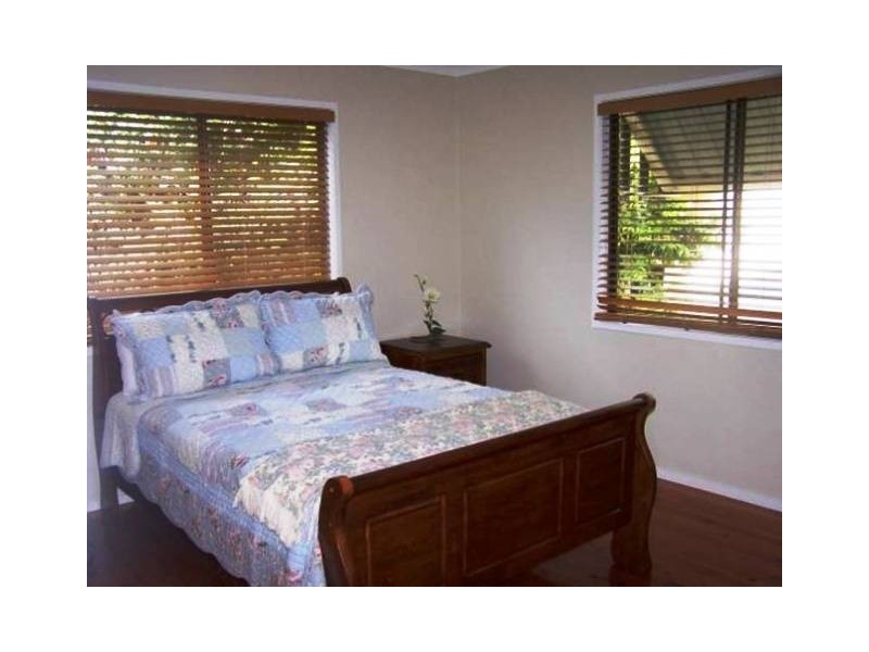 17 Stradbroke Av, Eagle Heights QLD 4271