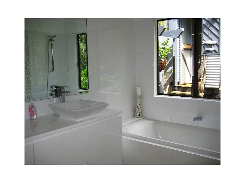 38 Dapsang Dr, Eagle Heights QLD 4271