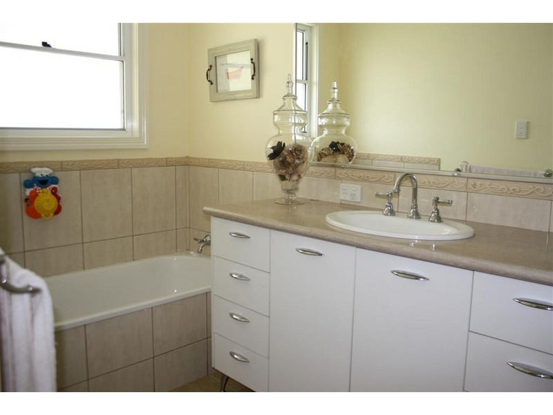 Eagle Heights QLD 4271