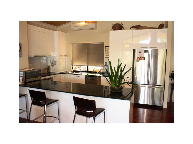 92 Contour Road, Eagle Heights QLD 4271