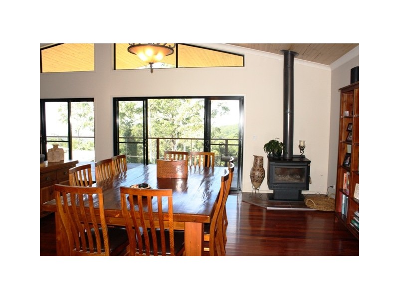 92 Contour Road, Eagle Heights QLD 4271