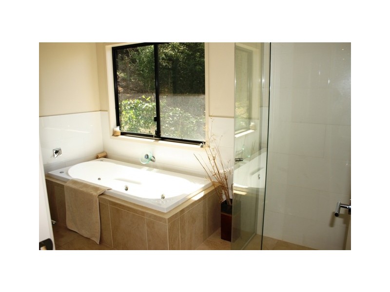 92 Contour Road, Eagle Heights QLD 4271