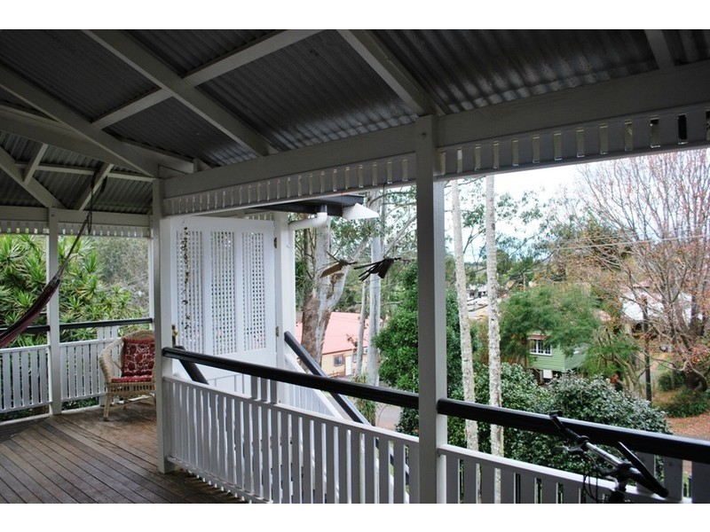 9 Griffith St, North Tamborine QLD 4272