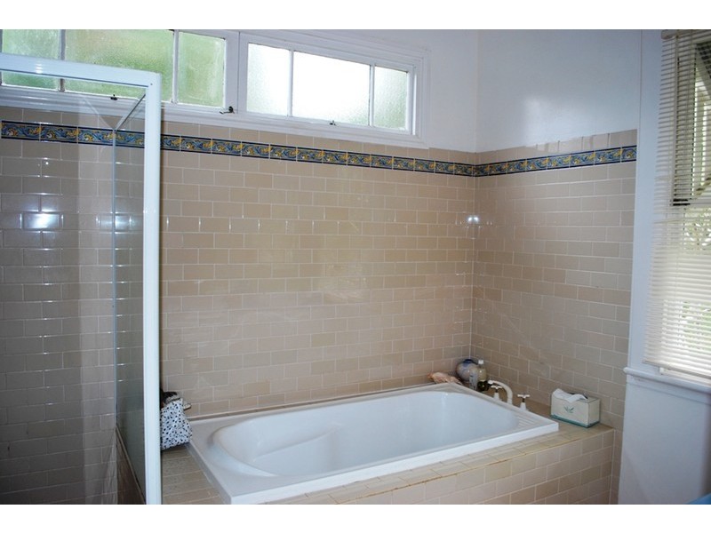 9 Griffith St, North Tamborine QLD 4272