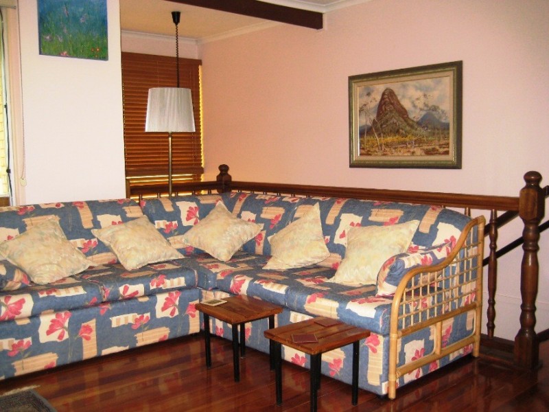 10 Lamington Pde, Tamborine Mountain QLD 4272