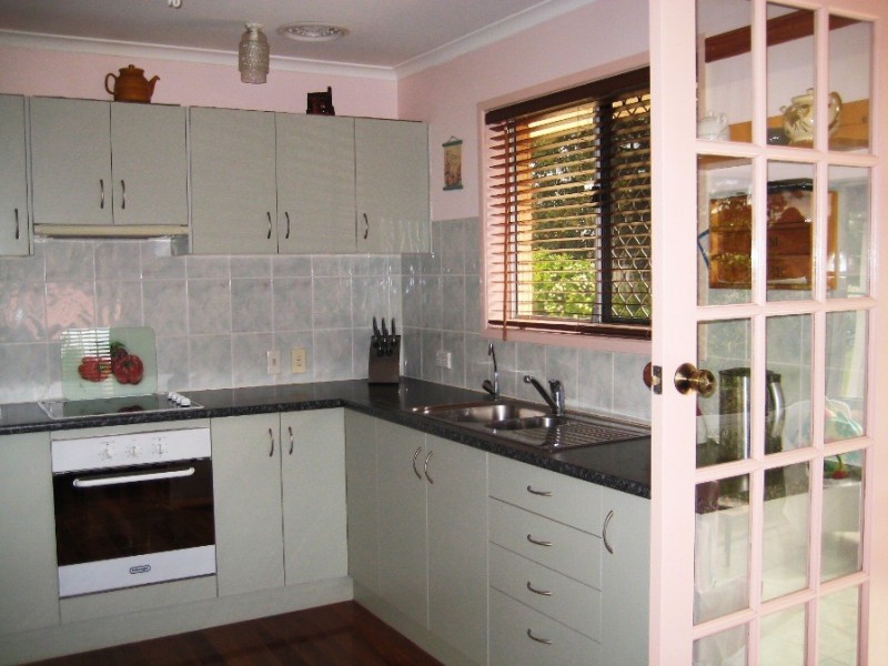 10 Lamington Pde, Tamborine Mountain QLD 4272