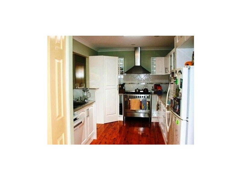 28 Stradbroke Avenue, Eagle Heights QLD 4271