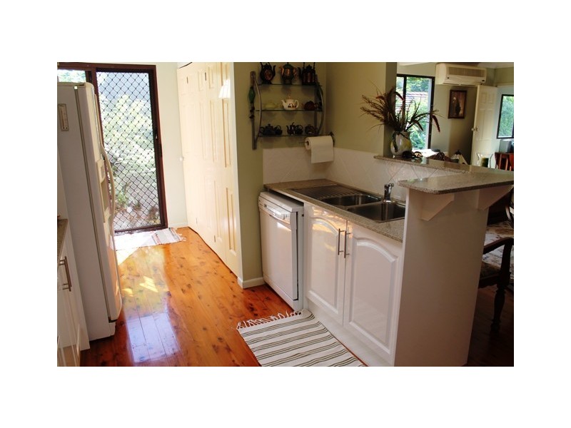 28 Stradbroke Avenue, Eagle Heights QLD 4271