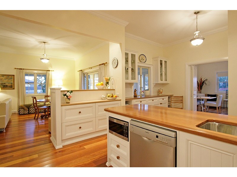 39  Central Ave, Eagle Heights QLD 4271