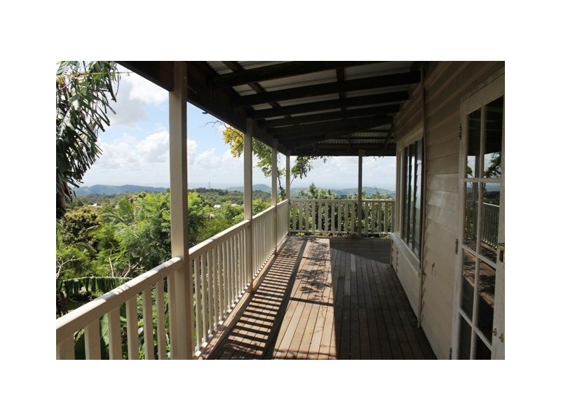 8 Elbert Ct, Eagle Heights QLD 4271