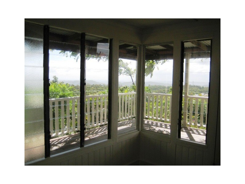 8 Elbert Ct, Eagle Heights QLD 4271