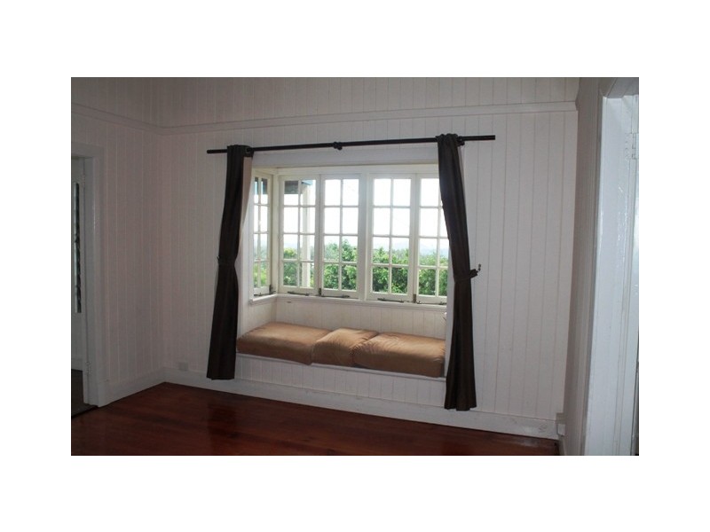 8 Elbert Ct, Eagle Heights QLD 4271