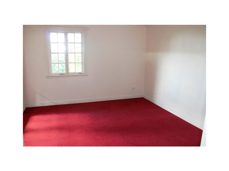 8 Elbert Ct, Eagle Heights QLD 4271