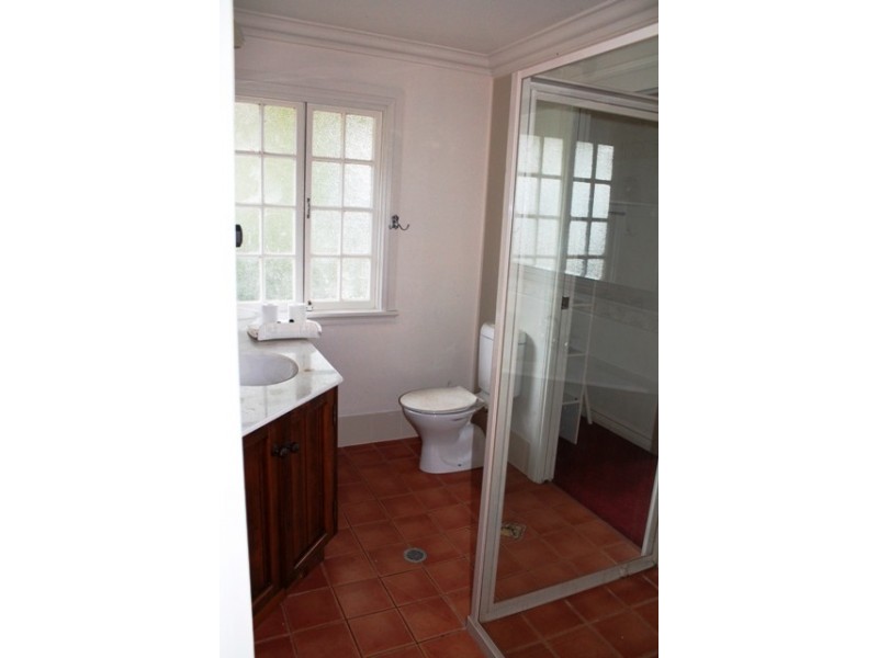 8 Elbert Ct, Eagle Heights QLD 4271