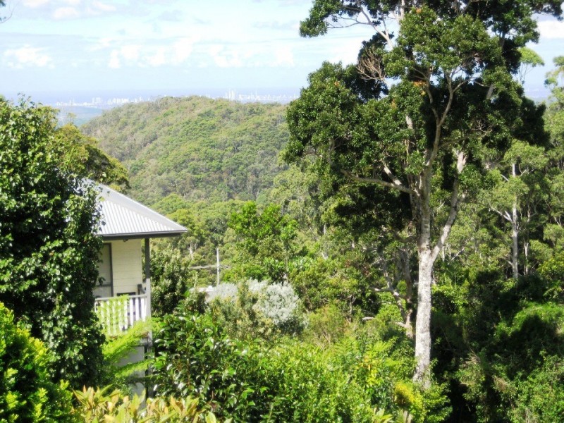 7 Eden Ct, Eagle Heights QLD 4271