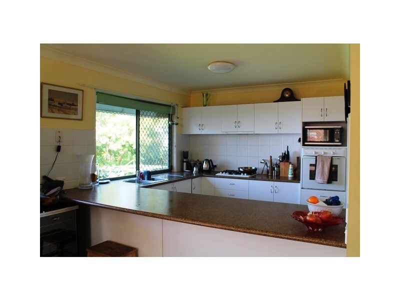 38 Paradise Drive, Eagle Heights QLD 4271