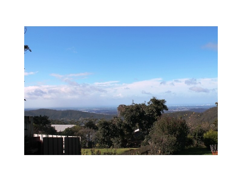 38 Paradise Drive, Eagle Heights QLD 4271