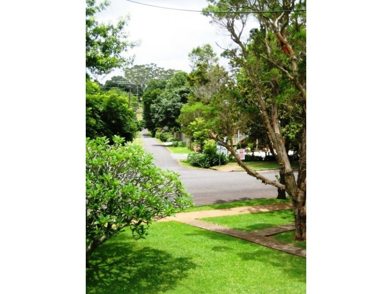 27 Southport Ave, Eagle Heights QLD 4271