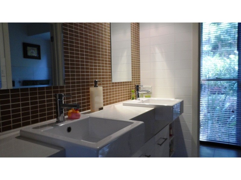 191 Wongawallan Rd, Eagle Heights QLD 4271