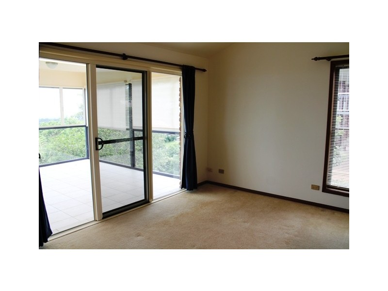 28 Paradise Drive, Eagle Heights QLD 4271