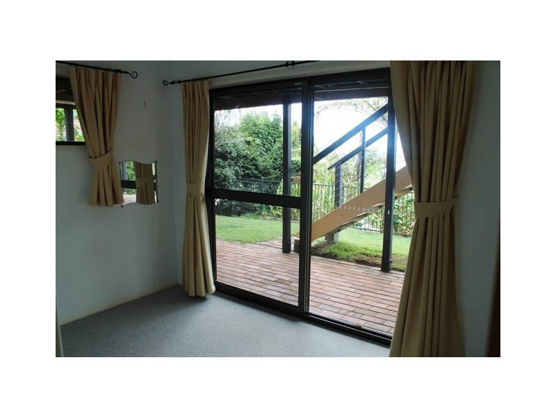 28 Paradise Drive, Eagle Heights QLD 4271