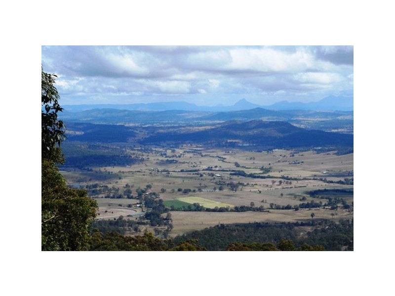 242 Beacon Road, North Tamborine QLD 4272