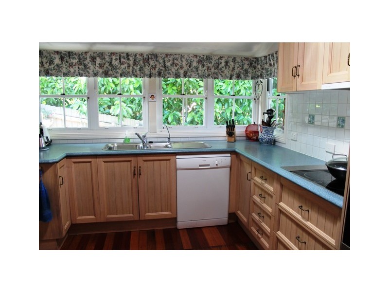 11 Cliff Way, Tamborine Mountain QLD 4272