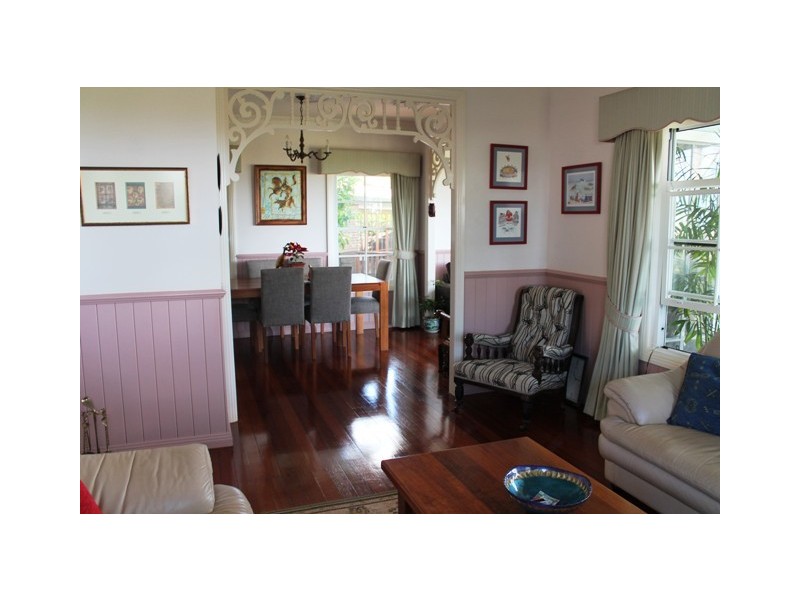 11 Cliff Way, Tamborine Mountain QLD 4272