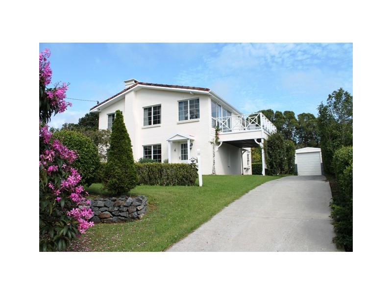 22 Cliff Way, Eagle Heights QLD 4271