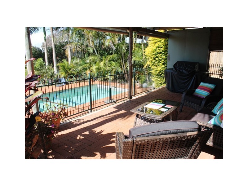 11 Lamington Pde, Tamborine Mountain QLD 4272
