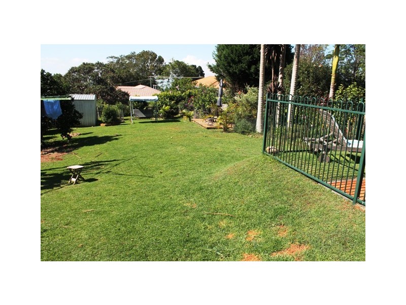 11 Lamington Pde, Tamborine Mountain QLD 4272