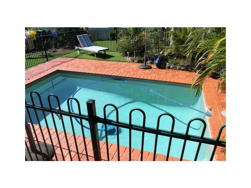 11 Lamington Pde, Tamborine Mountain QLD 4272